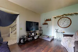 9421 Holtwood Rd, Saint Louis, MO 63114 - Photo 9