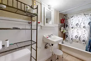 9421 Holtwood Rd, Saint Louis, MO 63114 - Photo 29