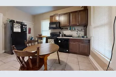 9421 Holtwood Road, Saint Louis, MO 63114 - Photo 17