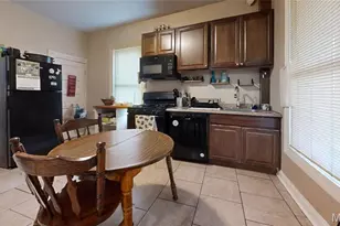 9421 Holtwood Rd, Saint Louis, MO 63114 - Photo 17