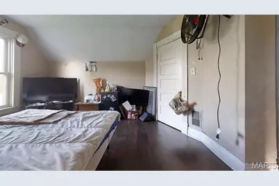 9421 Holtwood Road, Saint Louis, MO 63114 - Photo 33