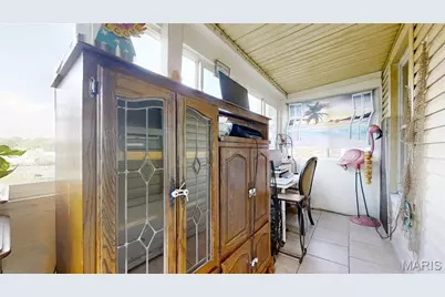 9421 Holtwood Road, Saint Louis, MO 63114 - Photo 19