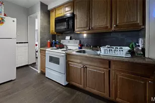 8007 Titus Rd, Saint Louis, MO 63114 - Photo 21