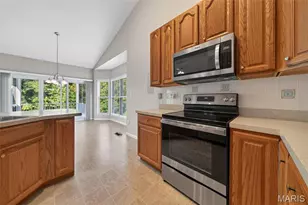 409 Paisley Ct, Saint Charles, MO 63301 - Photo 5