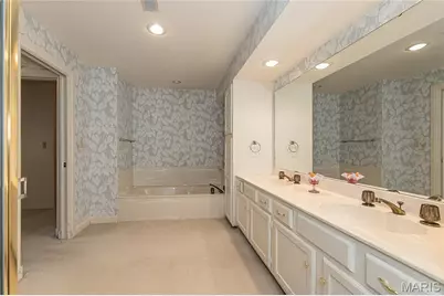 14308 Conway Meadows Court #201, Chesterfield, MO 63017 - Photo 25