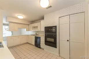 14308 Conway Meadows Ct, Chesterfield, MO 63017 - Photo 17