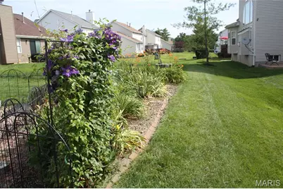 16337 Hampden Place, Florissant, MO 63034 - Photo 9