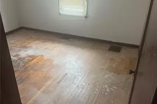 257 S Barat Ave, Ferguson, MO 63135 - Photo 7