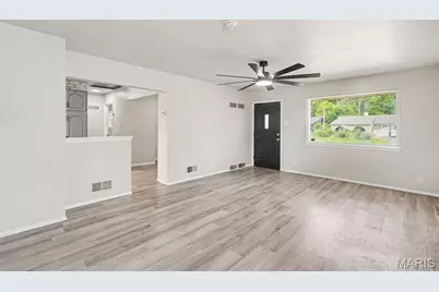 10512 Durness Drive, Saint Louis, MO 63137 - Photo 5