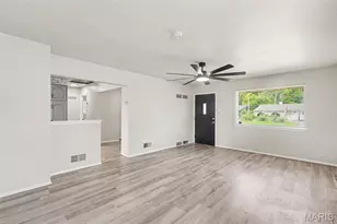10512 Durness Dr, Saint Louis, MO 63137 - Photo 5