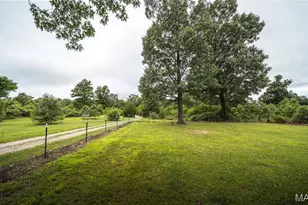 24184 Upton Dr, Richland, MO 65556 - Photo 3