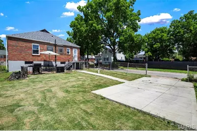 1802 Switzer Avenue, Saint Louis, MO 63147 - Photo 31