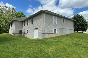 408 Ahr Strom Dr, Robertsville, MO 65066 - Photo 7