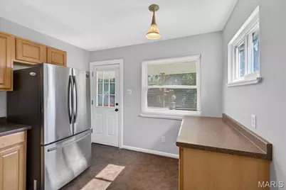 5827 W Park Avenue, Saint Louis, MO 63110 - Photo 9