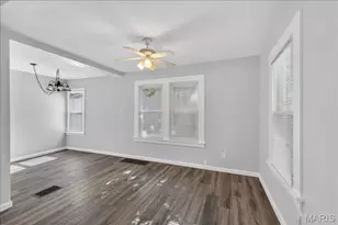 5827 W Park Ave, Saint Louis, MO 63110 - Photo 3