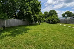 10700 Hallstead Dr, Saint Louis, MO 63136 - Photo 15