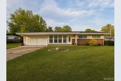 10700 Hallstead Drive, Saint Louis, MO 63136 - Photo 1