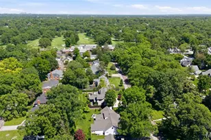 1345 Green Tree Ln, Glendale, MO 63122 - Photo 5
