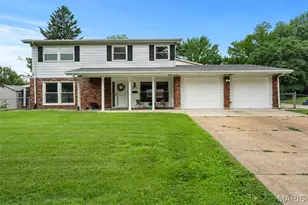 615 Creststone Dr, Florissant, MO 63033 - Photo 3