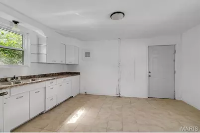 8439 Tennessee Avenue, Affton, MO 63125 - Photo 9