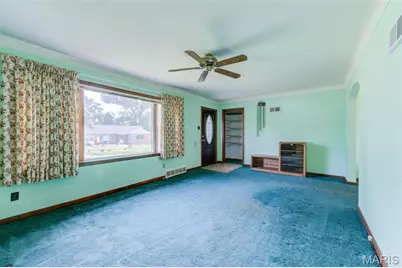 7 Santa Cruz Drive, Florissant, MO 63031 - Photo 7