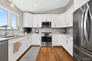 638 Hawk Run Dr, O'Fallon, MO 63368 - Photo 13
