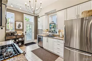 4245 McPherson Ave, Saint Louis, MO 63108 - Photo 9