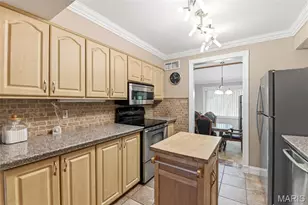 13178 Royal Pines Dr, Maryland Heights, MO 63146 - Photo 11