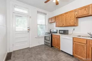 3957 Humphrey St, Saint Louis, MO 63116 - Photo 9