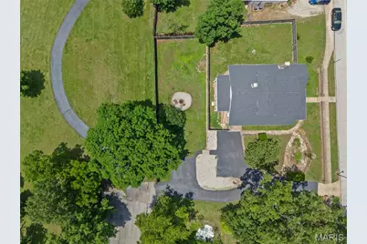 807 W Miller Street, De Soto, MO 63020 - Photo 5