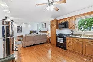 776 Coach Light Ln, Hazelwood, MO 63042 - Photo 9