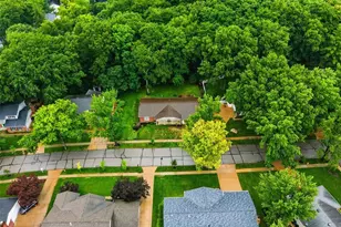537 Huntercreek Ridge Ct, Des Peres, MO 63131 - Photo 5