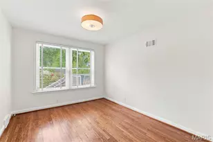 8412 Old Bonhomme Rd, University City, MO 63132 - Photo 15