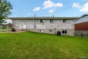2501 Reav Tel Ct, Mehlville, MO 63125 - Photo 29