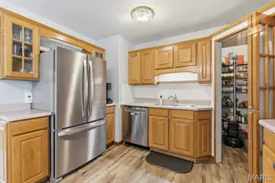 127 E Marseille Dr, Saint Louis, MO 63129 - Photo 3
