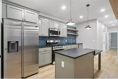 4165 Russell Boulevard, Saint Louis, MO 63110 - Photo 9