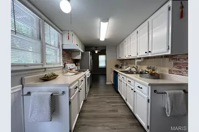 615 Crest Court, Kirkwood, MO 63122 - Photo 11
