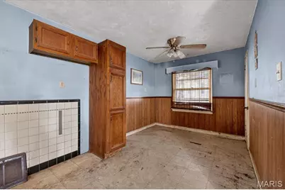7407 Balfour Drive, Hanley Hills, MO 63133 - Photo 7