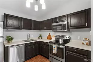 1961 Marine Terrace Dr, Saint Louis, MO 63146 - Photo 9