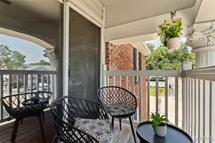 1961 Marine Terrace Dr, Saint Louis, MO 63146 - Photo 23