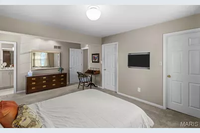 647 Waterford Ridge Drive, Ballwin, MO 63021 - Photo 31
