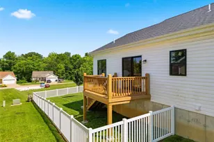 205 May Ave, Winfield, MO 63389 - Photo 25