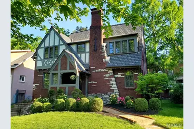 7037 Northmoor Drive, University City, MO 63105 - Photo 1