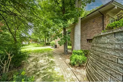 425 Kenilworth Lane, Ballwin, MO 63011 - Photo 57