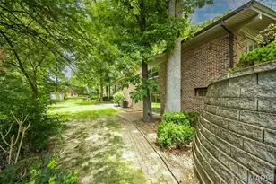 425 Kenilworth Ln, Ballwin, MO 63011 - Photo 57