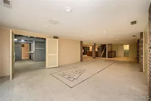425 Kenilworth Ln, Ballwin, MO 63011 - Photo 41