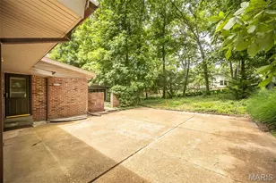 425 Kenilworth Ln, Ballwin, MO 63011 - Photo 63
