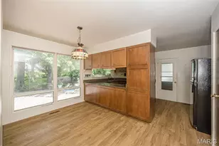 425 Kenilworth Ln, Ballwin, MO 63011 - Photo 13