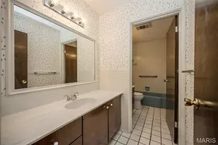 425 Kenilworth Ln, Ballwin, MO 63011 - Photo 31