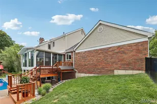 240 Whiting Ln, Chesterfield, MO 63005 - Photo 37